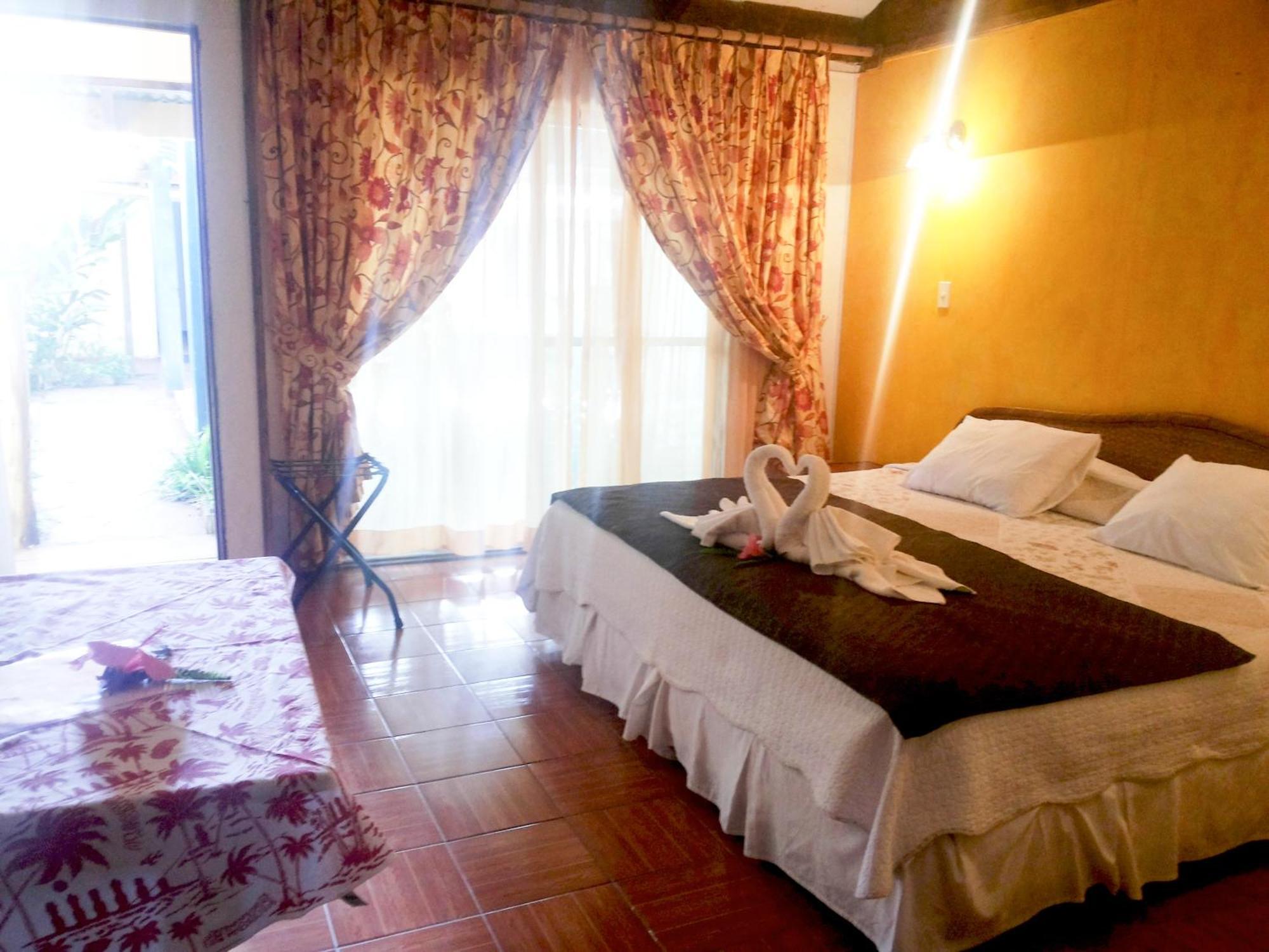 Tupa Hotel Hanga Roa Habitación foto