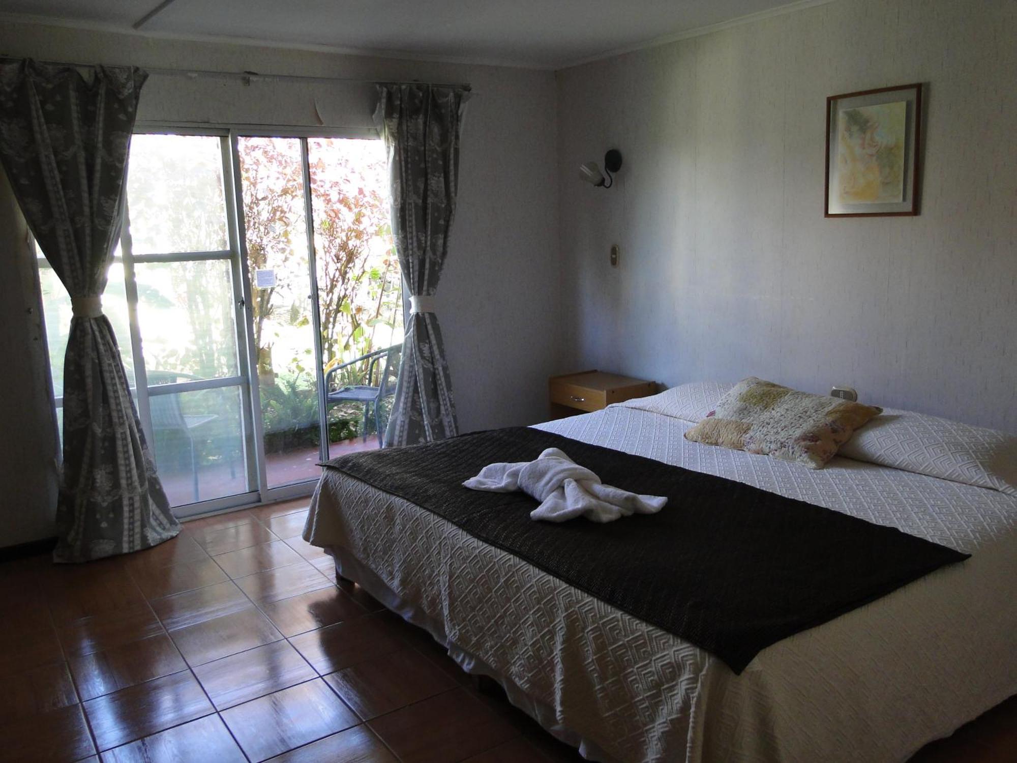 Tupa Hotel Hanga Roa Habitación foto